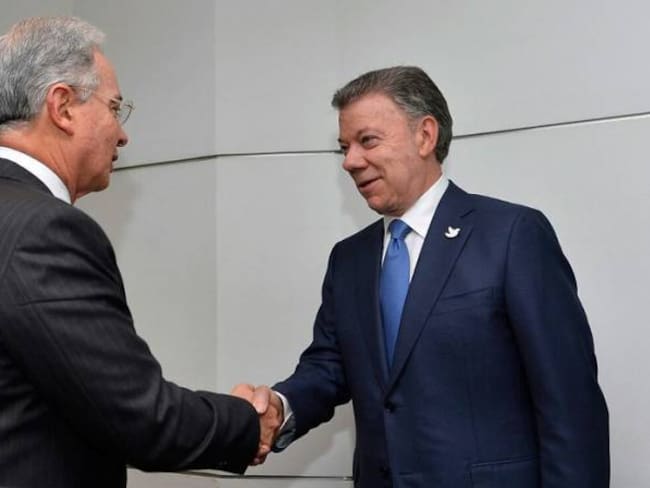 Santos está dispuesto a reunirse con Uribe