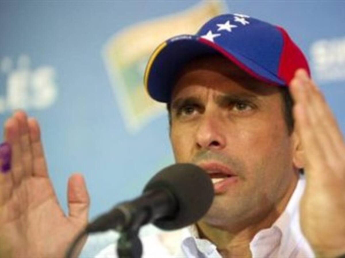 Denuncian ante la justicia colombiana a Henrique Capriles por reunión con Álvaro Uribe
