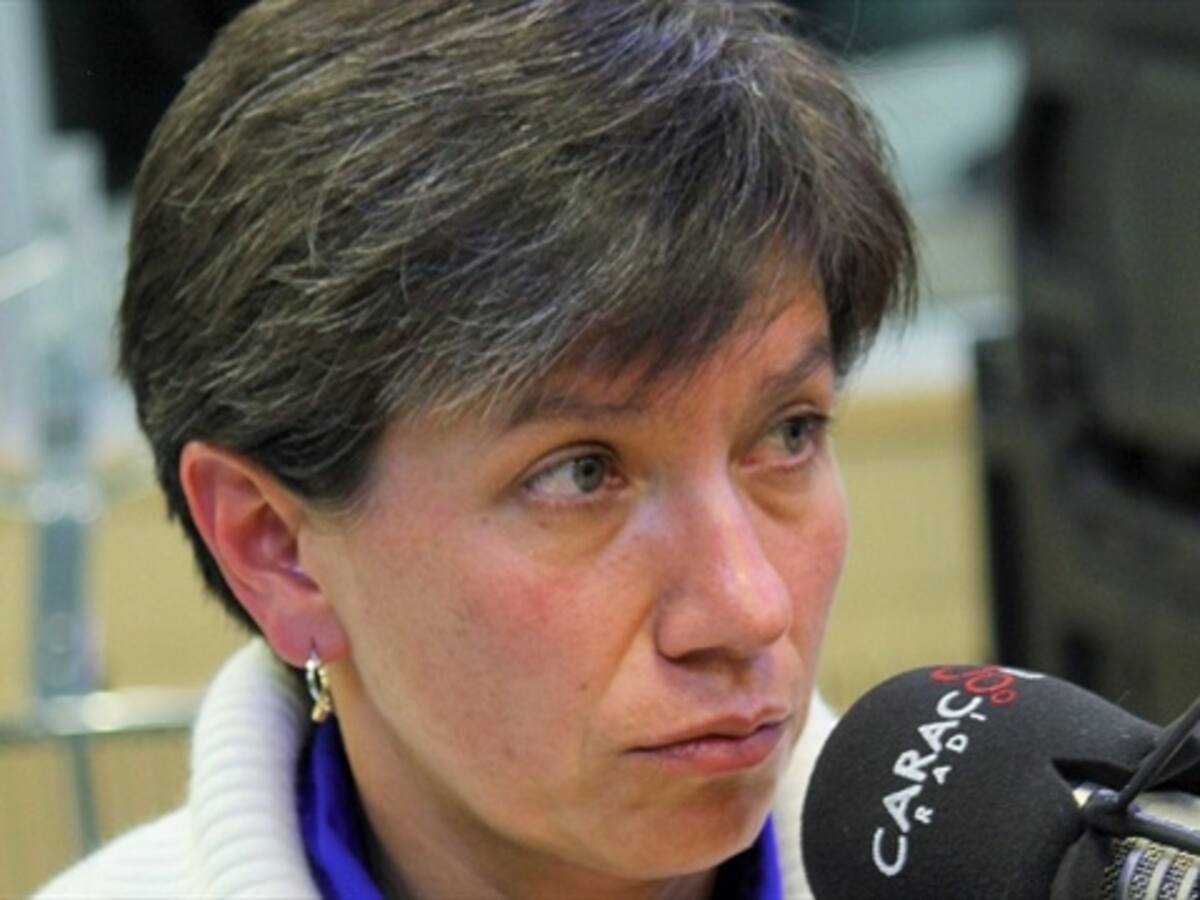 "Como no podemos chiflar a Farc, chiflamos al presidente": Claudia López
