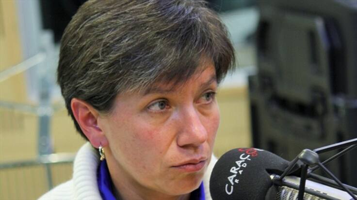 "Como no podemos chiflar a Farc, chiflamos al presidente": Claudia López