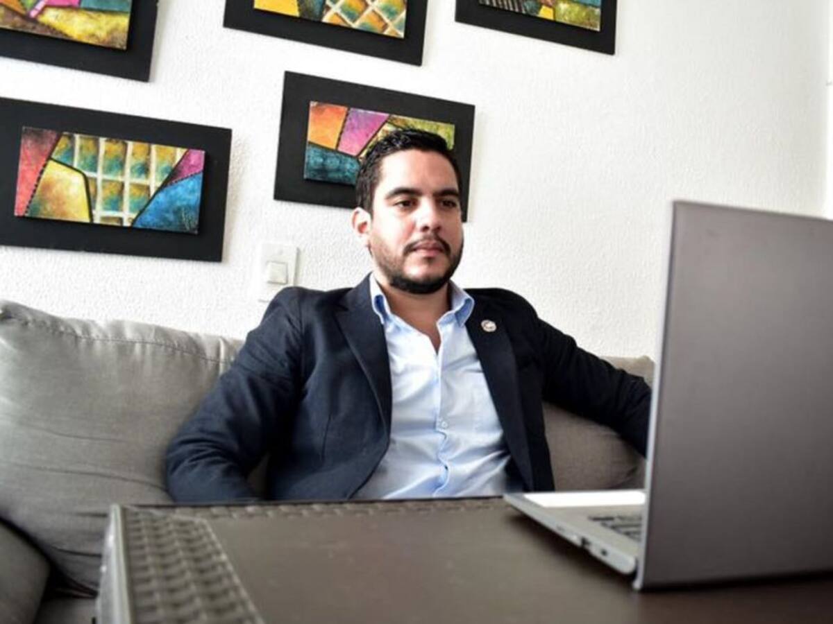 El Concejal Alex Flores denunció que su madre fue amenazada