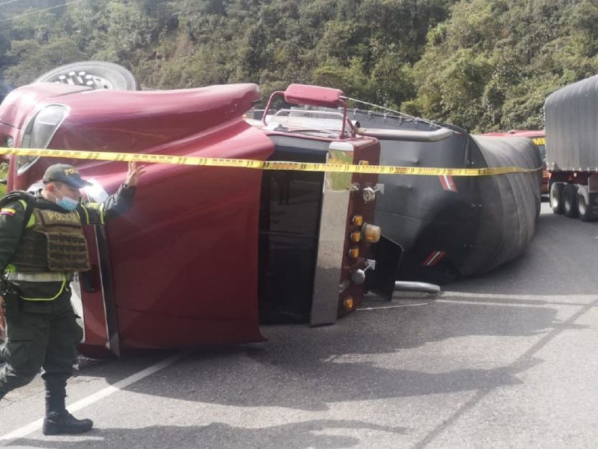 Un conductor murió al lanzarse de un camión cuando éste se volcó en Yarumal
