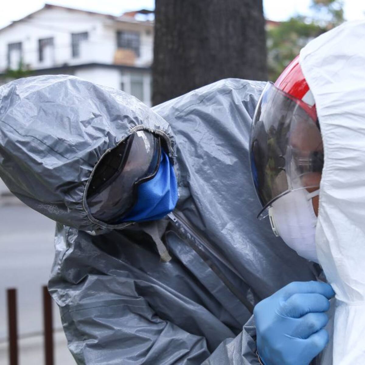 Gobernación dona mil trajes de bioseguridad a hospitales públicos