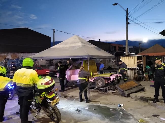 Operativo en talleres al aire libre en la Bayadera de Medellín- foto alcaldía