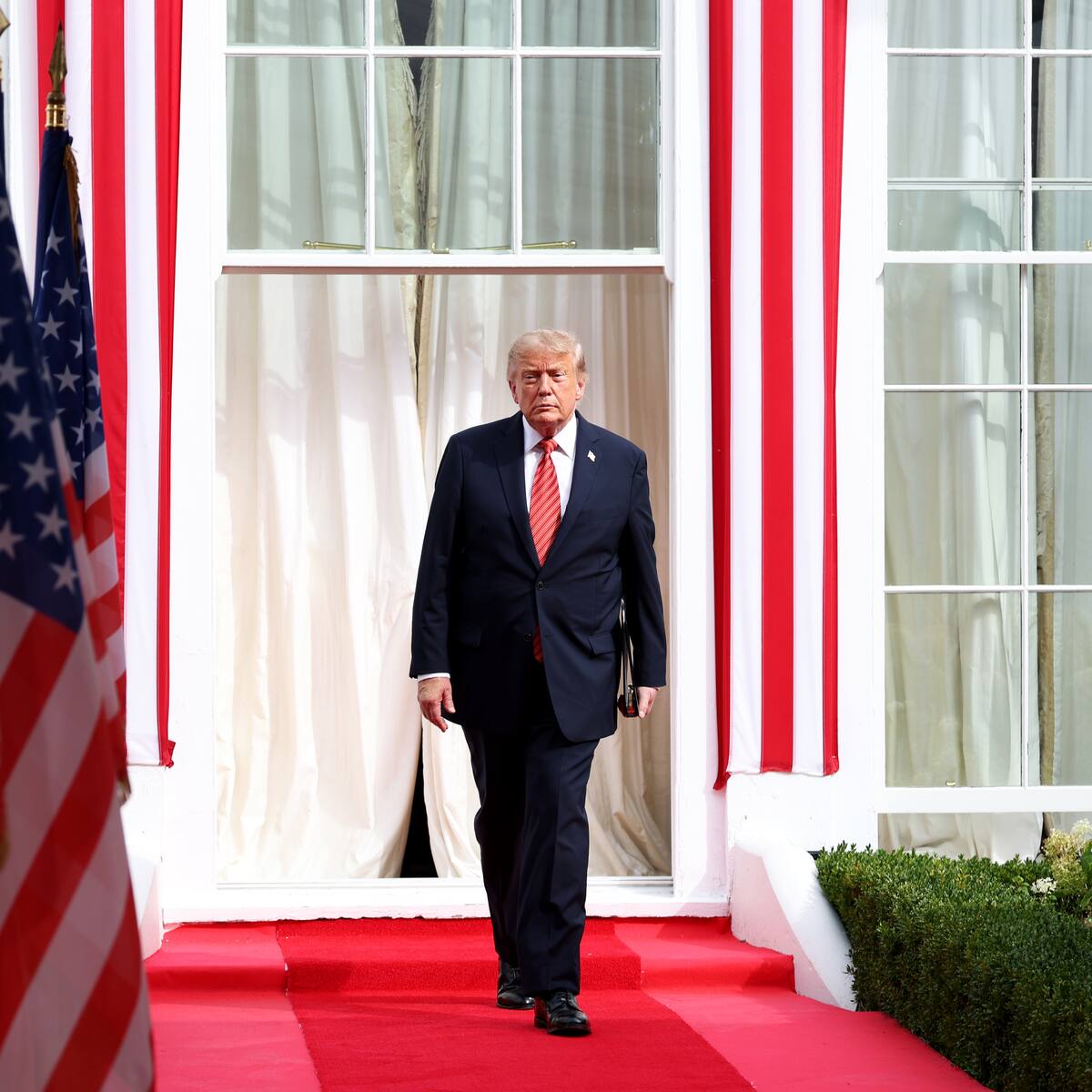 Trump dice que está abierto a negociar un acuerdo de paz con Irán