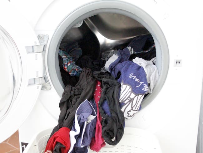 El sencillo truco para secar la ropa de forma mágica y sin secadora. Foto: Getty Images.