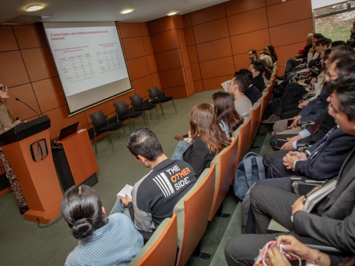 Bogotá creció 3,5 % en 2025 y mejoró el empleo, según nuevo libro de cifras económicas
