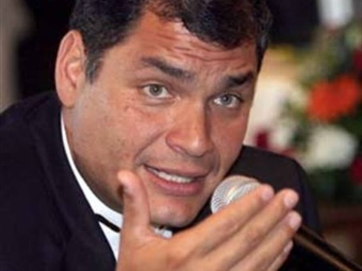 'Santos nos sigue mintiendo': Rafael Correa