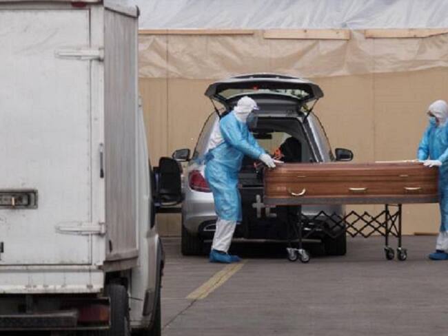 Funerarias doblan trabajo por fallecidos en la Pandemia
