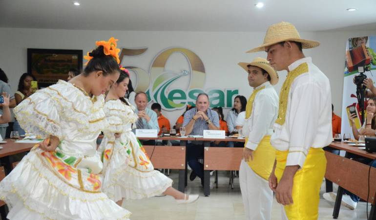 Muestra de baile vallenato Fides.