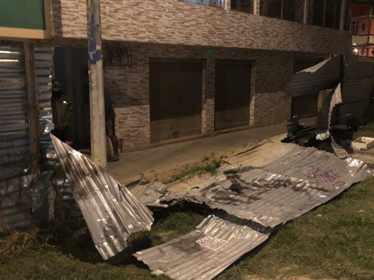 300 personas se toman conjunto residencial para pedir ayudas al Gobierno