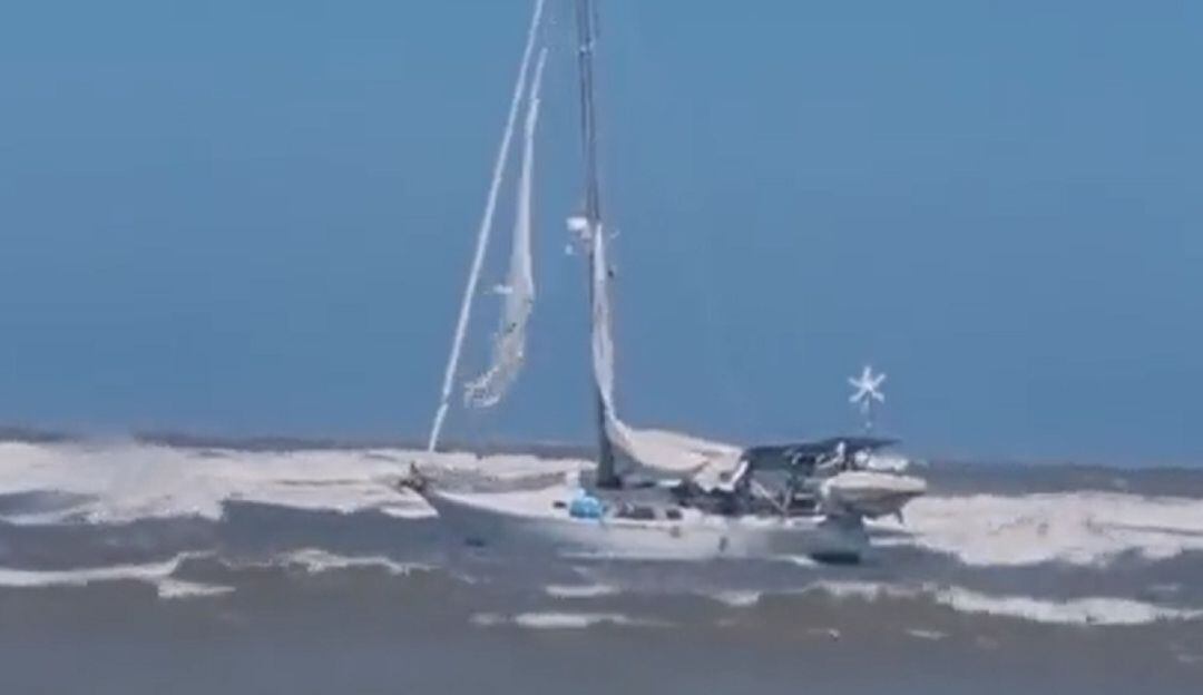 Embarcación encallada 