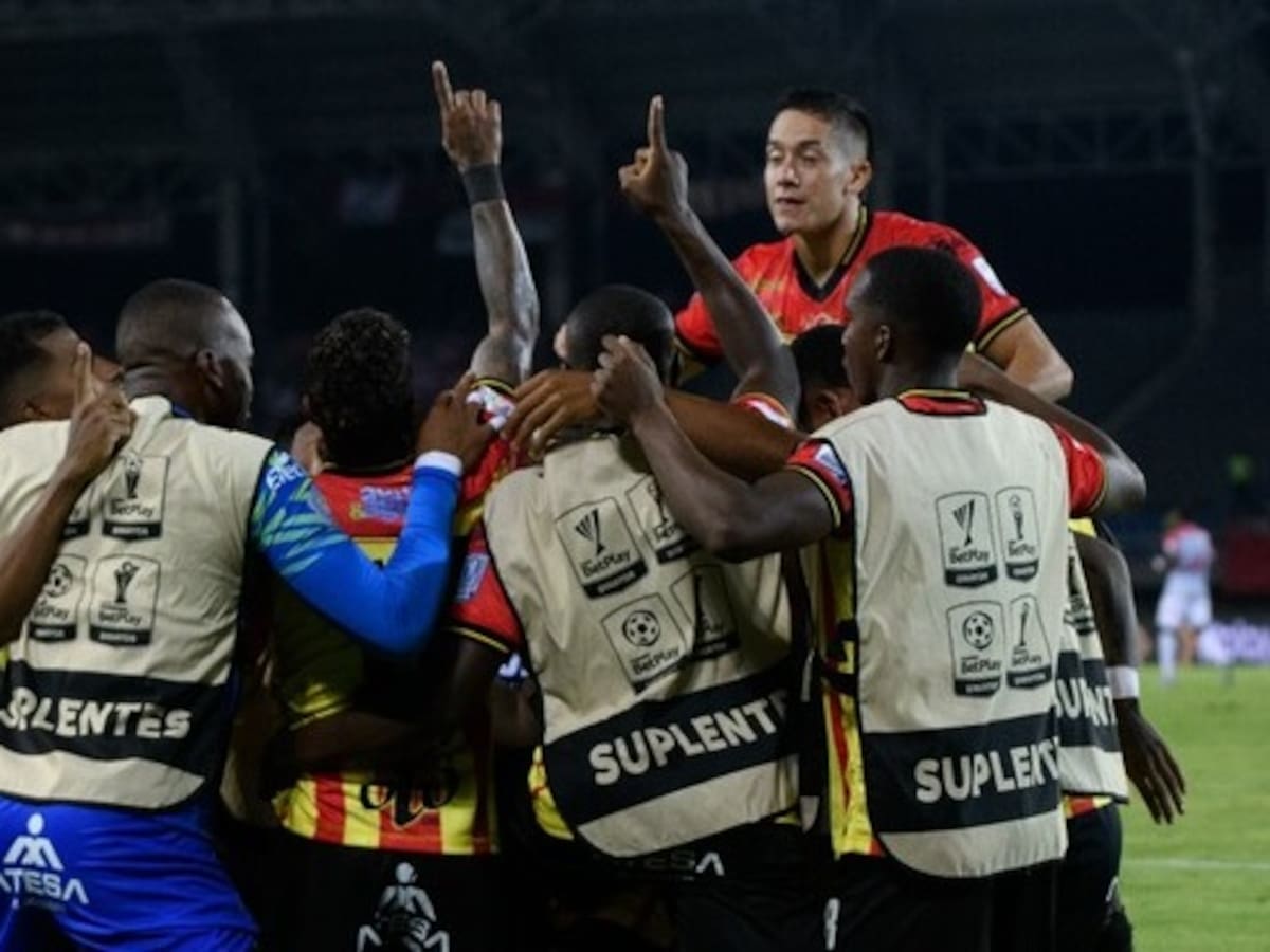 Pereira celebró los 80 años con victoria por la mínima ante Santa Fe