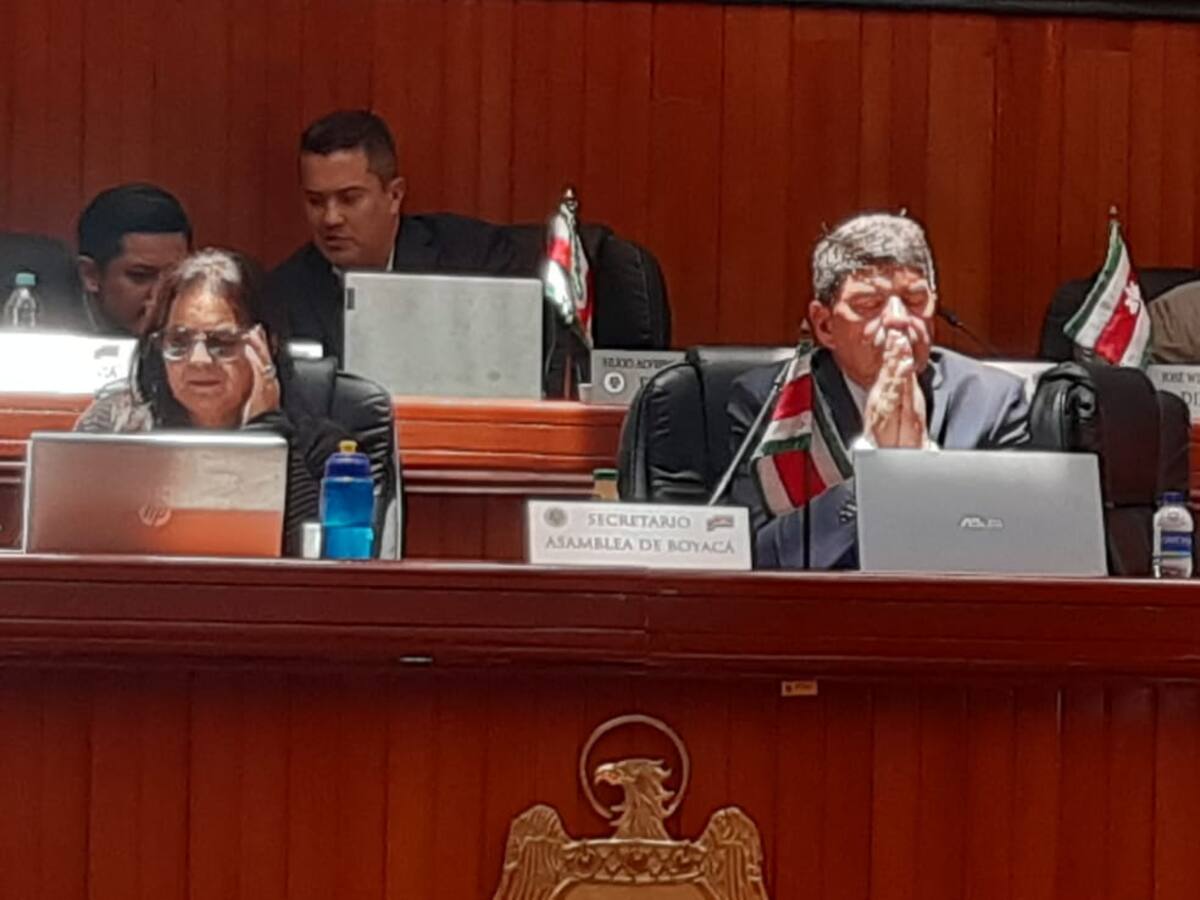 Cuestionan cinco adiciones presupuestales a contrato entre Indeportes y Funactiva