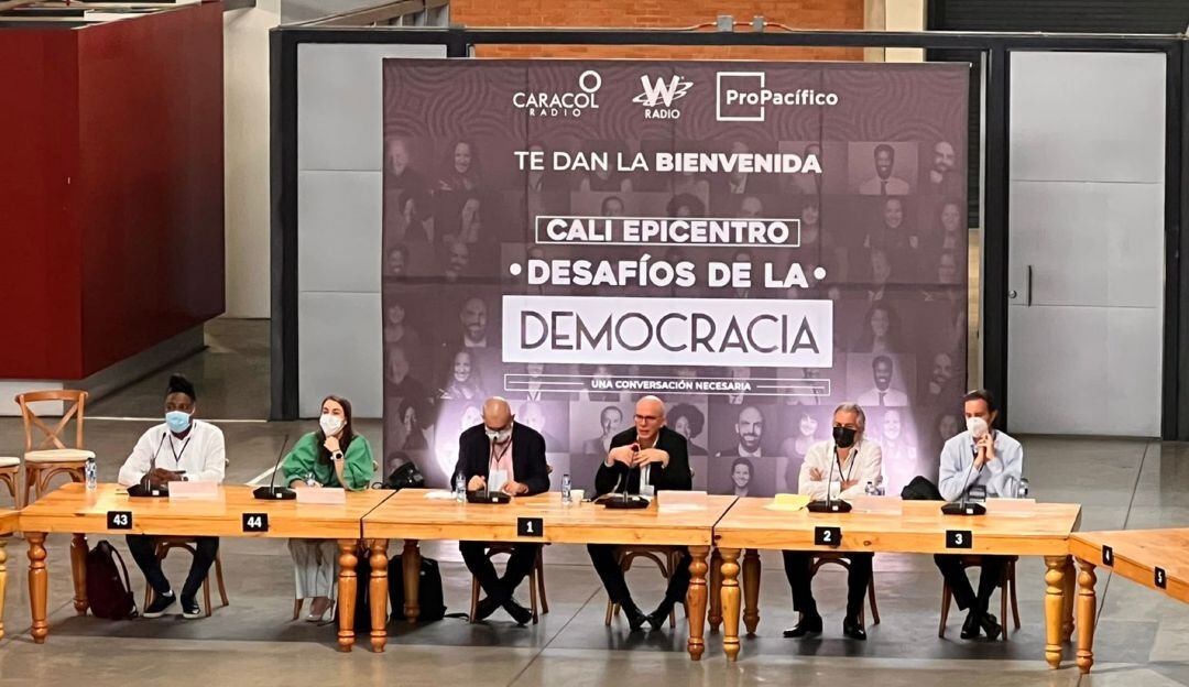 Así se vivió el foro Desafíos de la Democracia en Cali