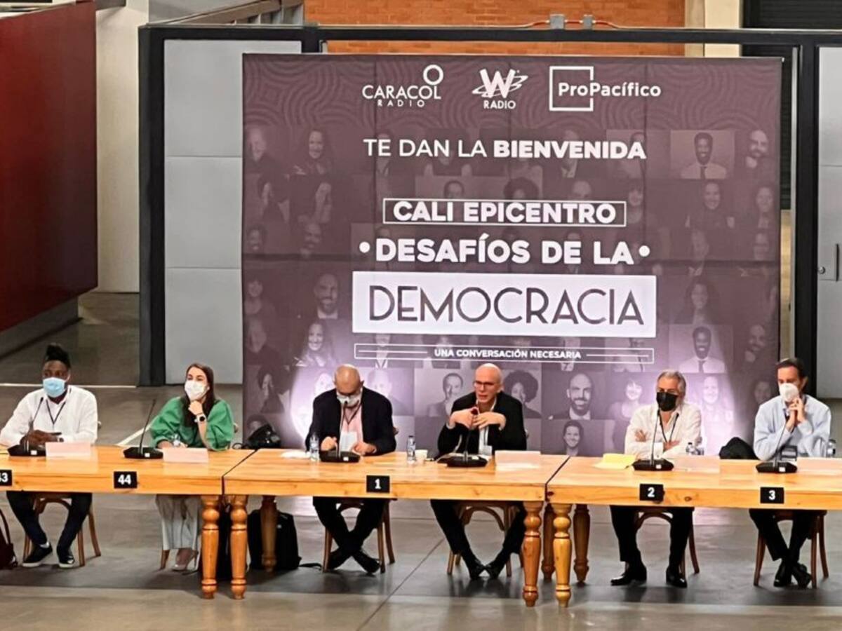 Así se vivió el foro Desafíos de la Democracia en Cali