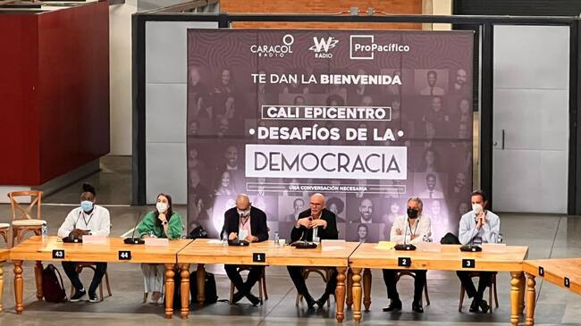 Así se vivió el foro Desafíos de la Democracia en Cali