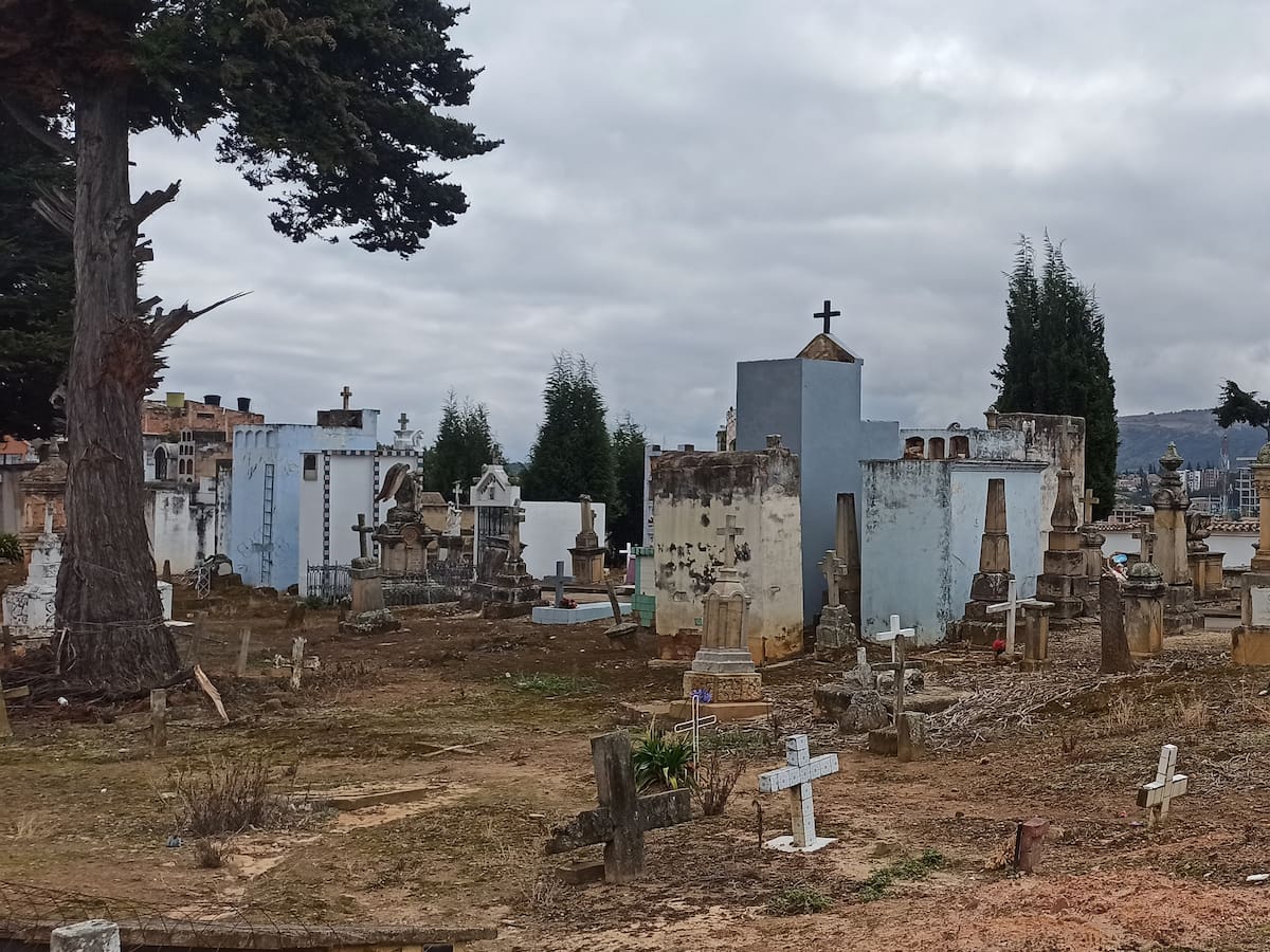 Boyacá avanza en la búsqueda de desaparecidos: recuperan 15 cuerpos en el cementerio de Macanal