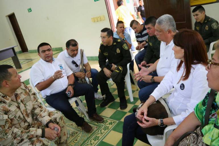 La gobernadora Rosa Cotes lideró consejo extraordinario de seguridad en Zona Bananera. /FOTO GOBERNACIÓN