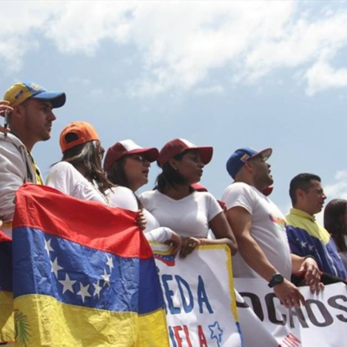 Venezolanos denuncian que los están sacando de las viviendas en Pereira