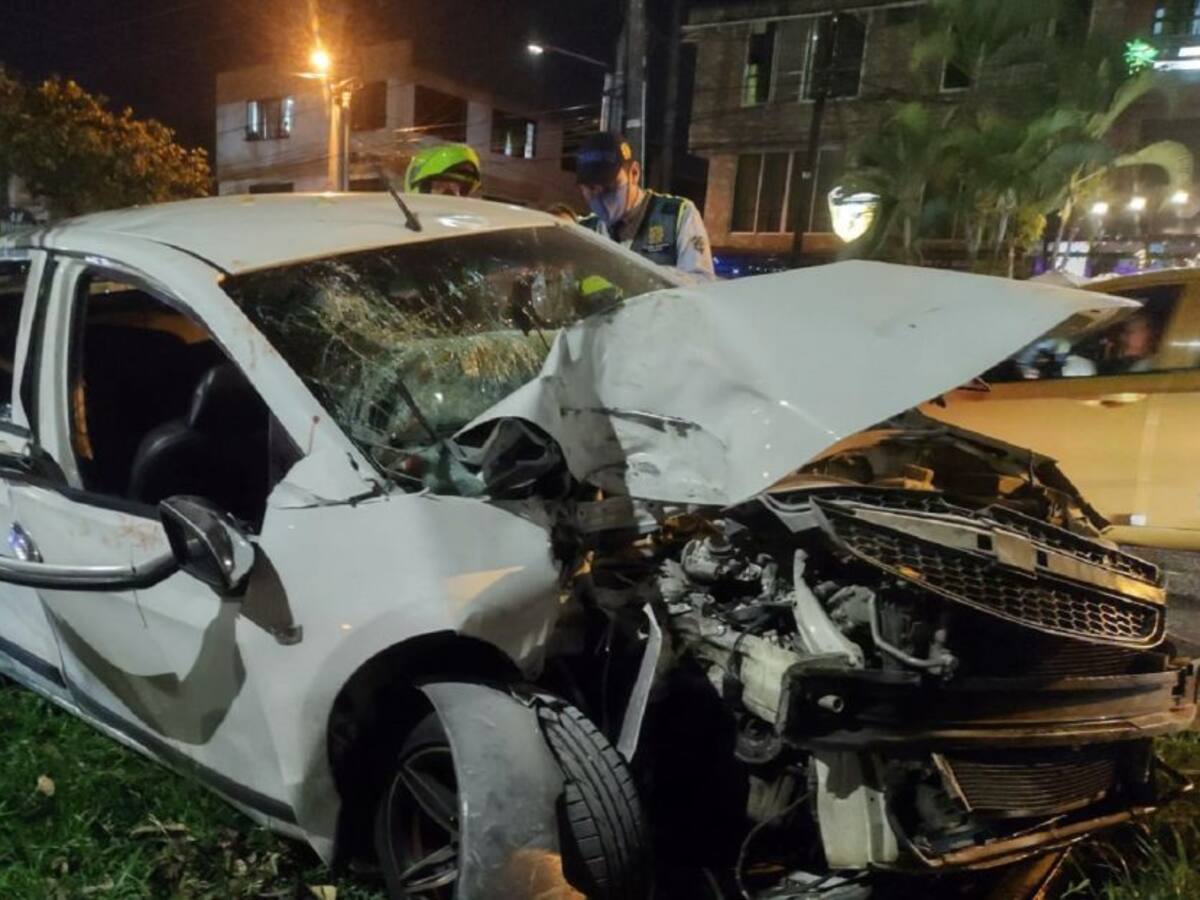 Fuerte accidente en la avenida Ambalá con calle 84