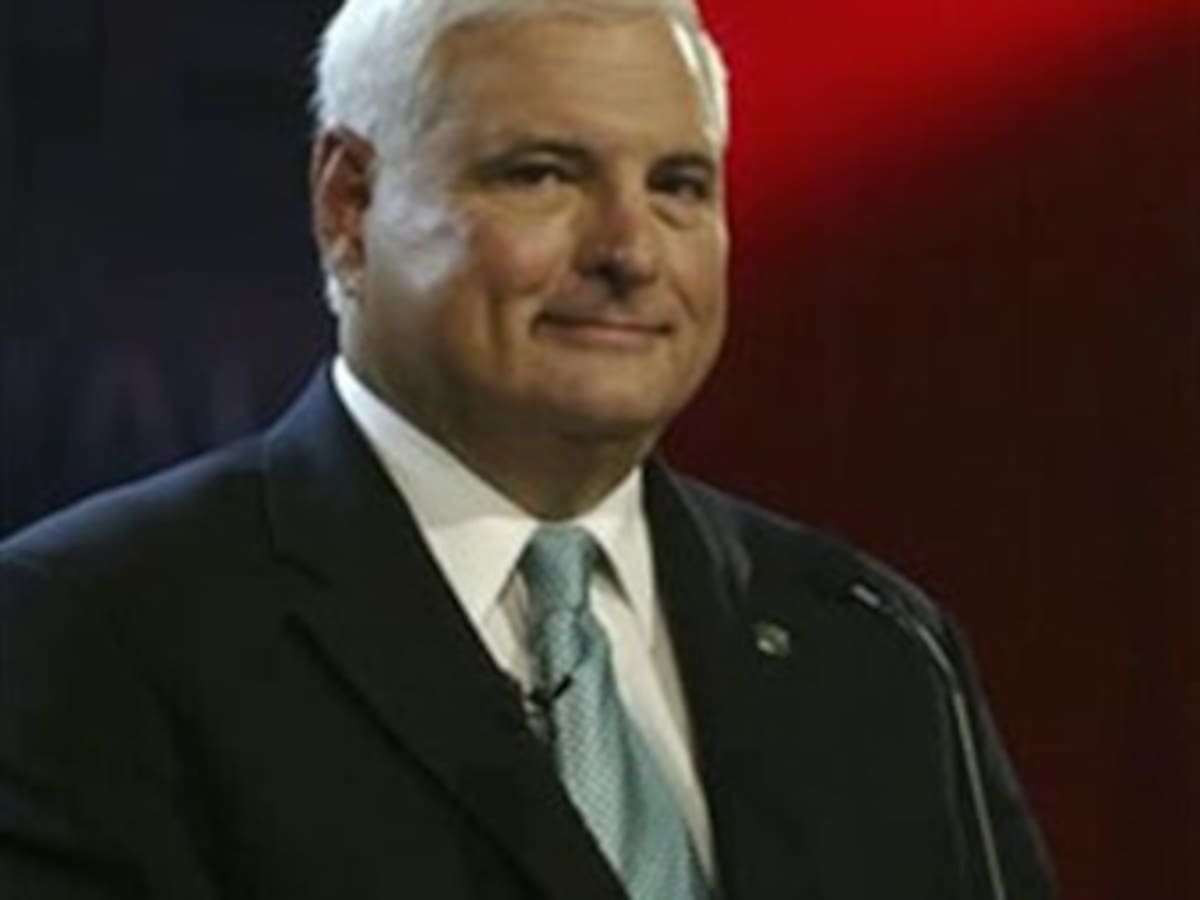 Colombia puede ser potencia mundial si logra la paz: Ricardo Martinelli