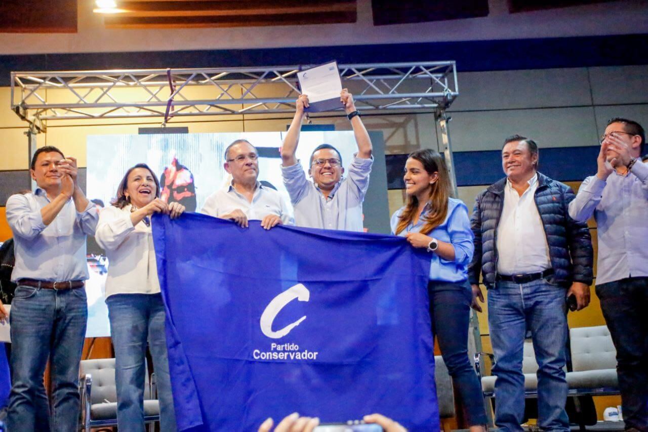 Rodrigo Rojas recibe coaval del Partido Conservador I Cortesía: Equipo Rodrigo Rojas.