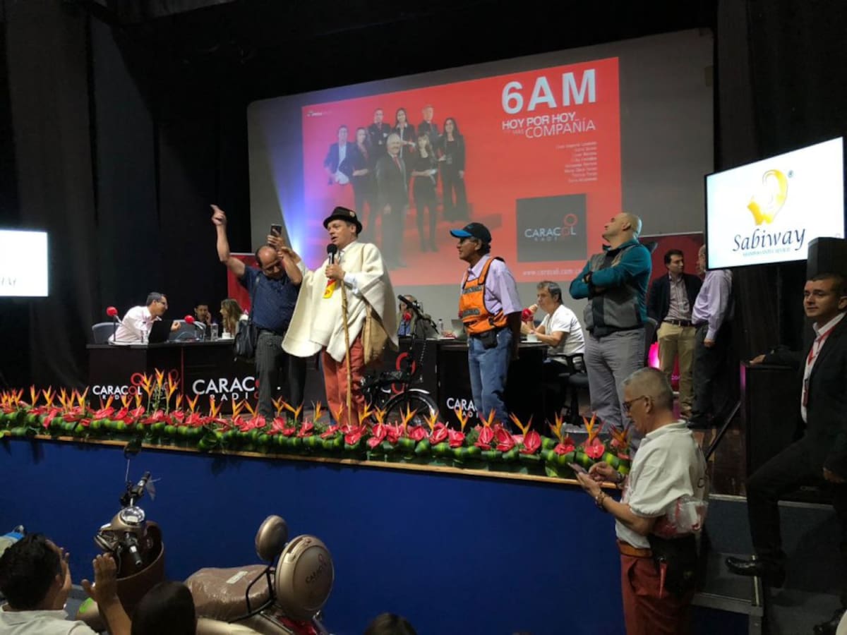 El equipo de 6AM Hoy por Hoy, dirigido por Darío Arizmendi, está originando este viernes desde la hermosa ciudad de Pereira, la Perla del Otún, la querendona, trasnochadora y morena, que en este mes de agosto cumple 155 años.