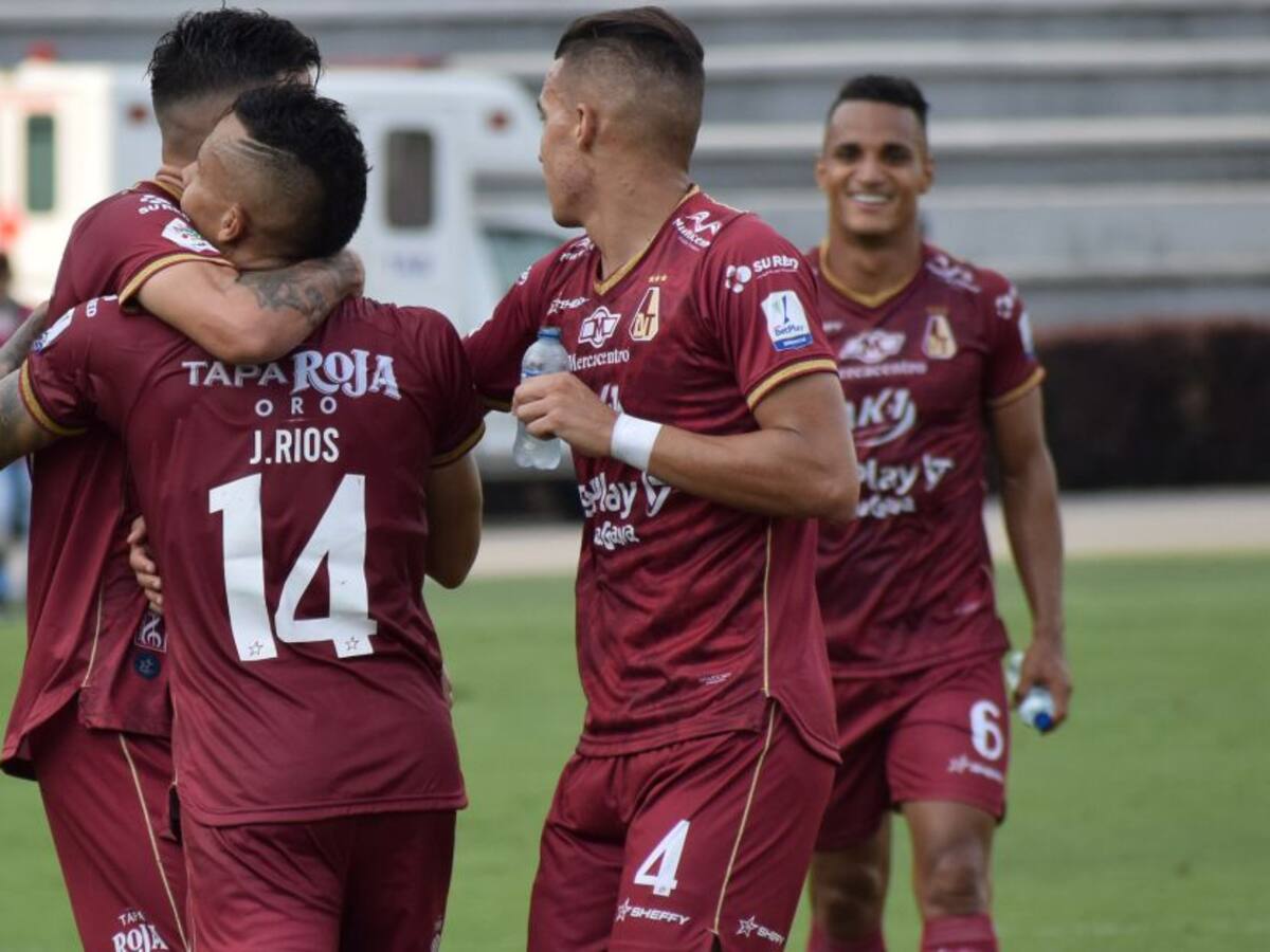 Tolima goleó a Santa Fe, sigue en racha de victorias y es líder