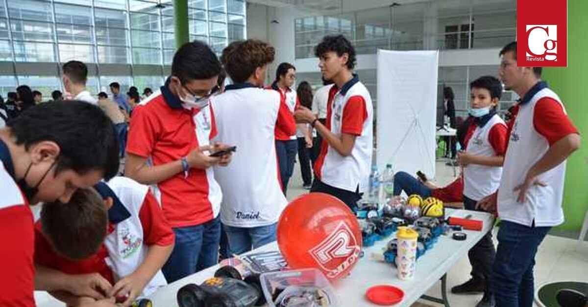 Arrancamos la semana con un maravilloso espectáculo, el desfile departamental de bandas marciales o bandas de paz de las instituciones educativas del departamento del Huila, más de 1000 jóvenes van a marchar para darle apertura a esta semana de la juventud.