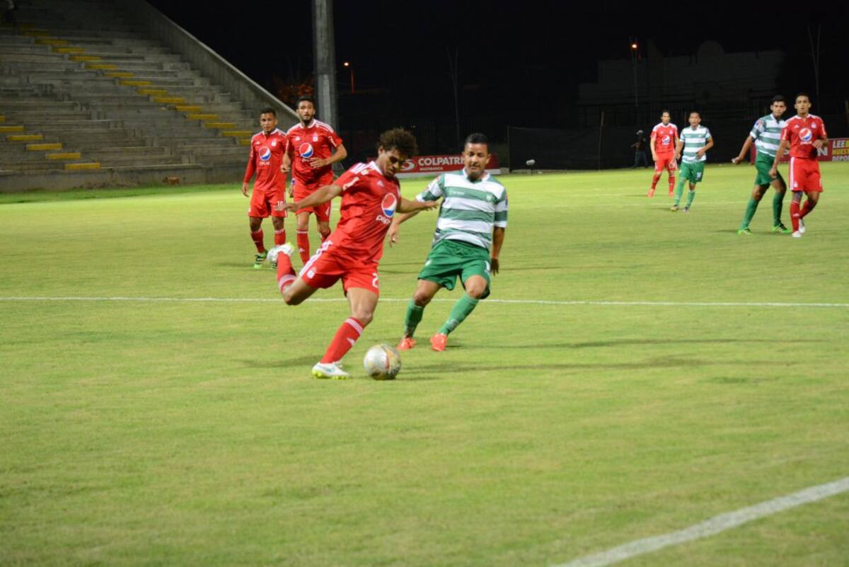 Valledupar derrotó 3-0 al América de Cali en el estadio Armando Maestre