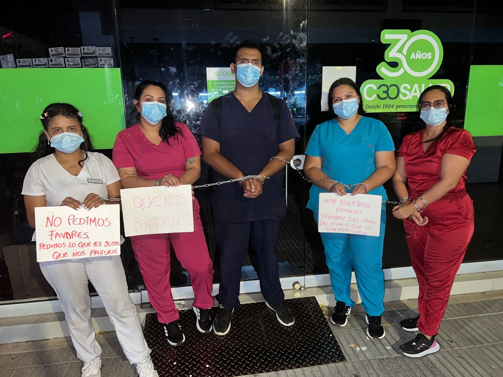 Dos meses de salarios les adeudan a mas de cien profesionales en Coosalud / Foto Cortesía