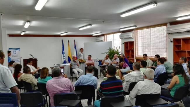 Senador Robledo en reunión con gremios en Valledupar