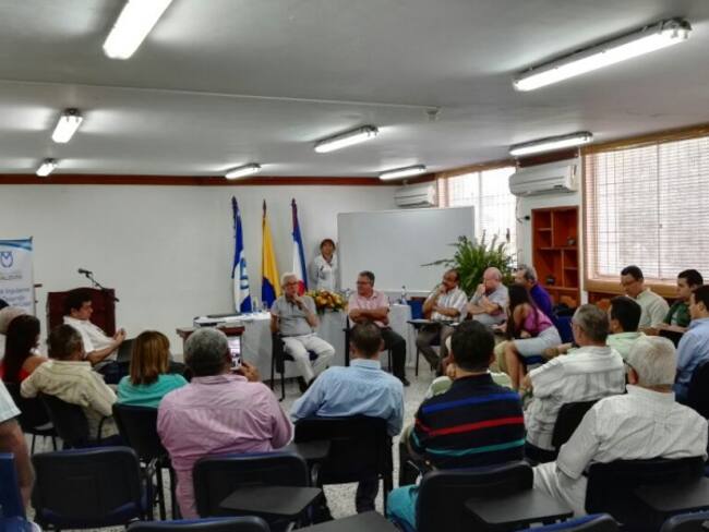 Senador Robledo en reunión con gremios en Valledupar