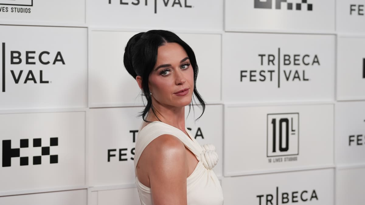 Katy Perry lanza su nuevo sencillo “Watch It Burn” con video oficial
