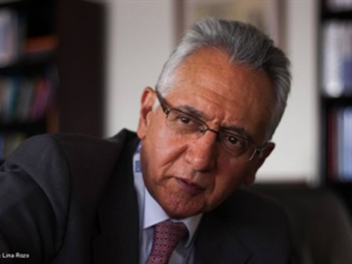 Seguiremos insistiendo a los Partidos Políticos, como cuando uno está enamorado: Jaramillo