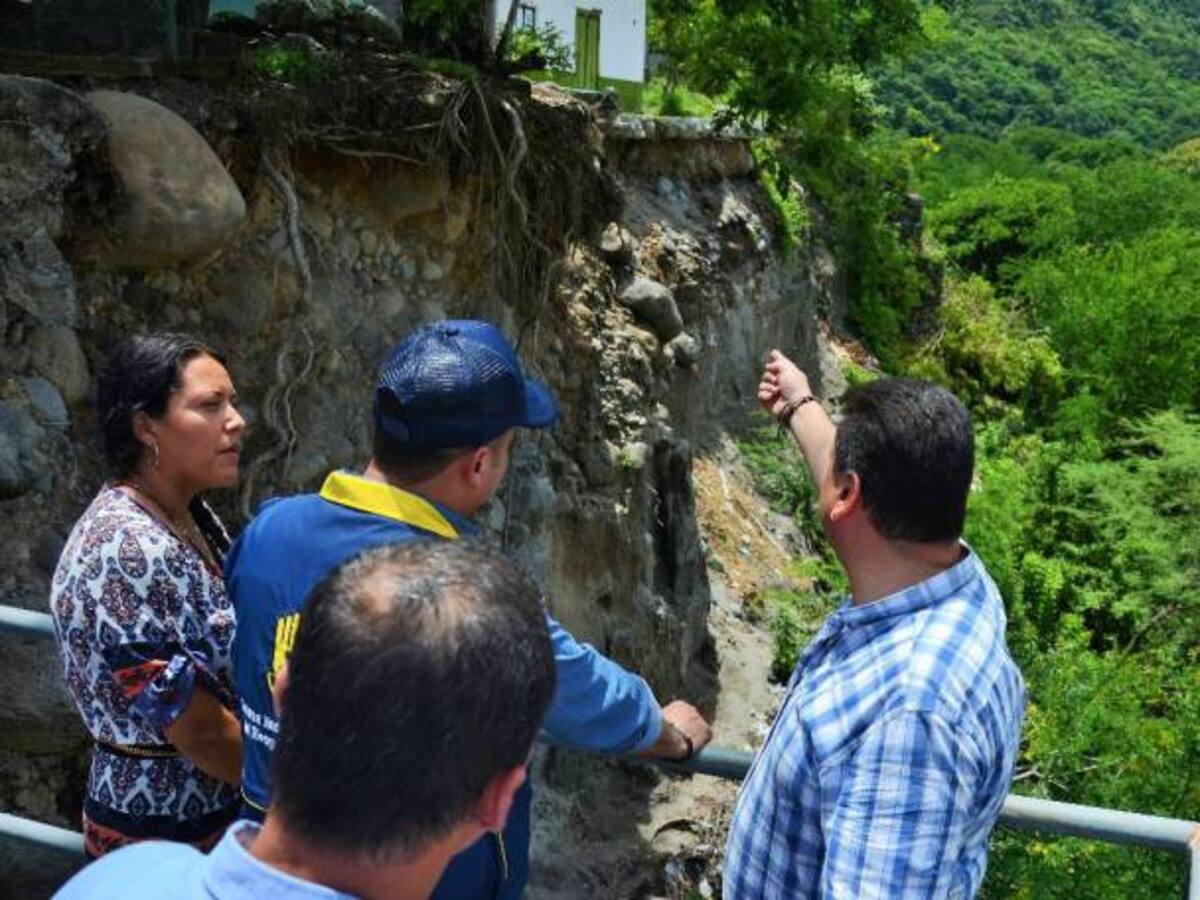 Ordenan evacuación inmediata de 60 familia en Guaduas, Cundinamarca