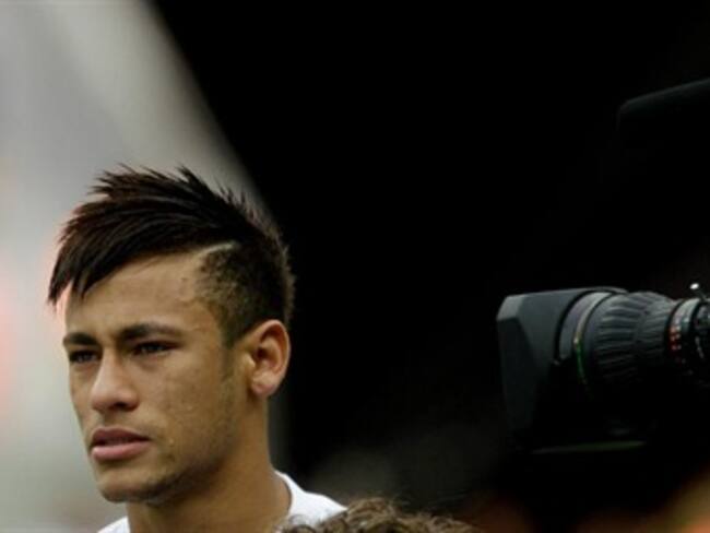 Neymar ya es jugador del Barça tras firmar el acuerdo para el traspaso