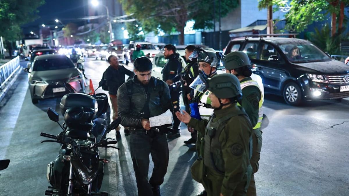 Autoridades de Chile detienen a 56 personas en operativo contra la migración irregular