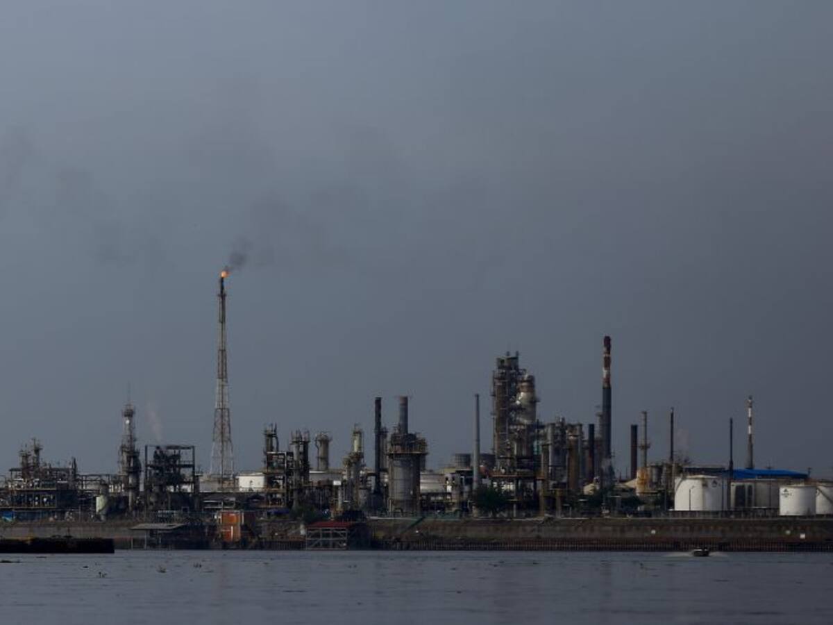Santos pide mantener producción de petróleo en 1 millón de barriles al 2018