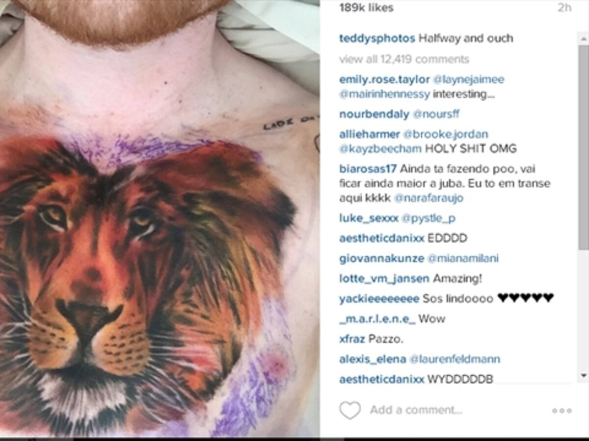 Ed Sheeran se tatúa un enorme león en el pecho