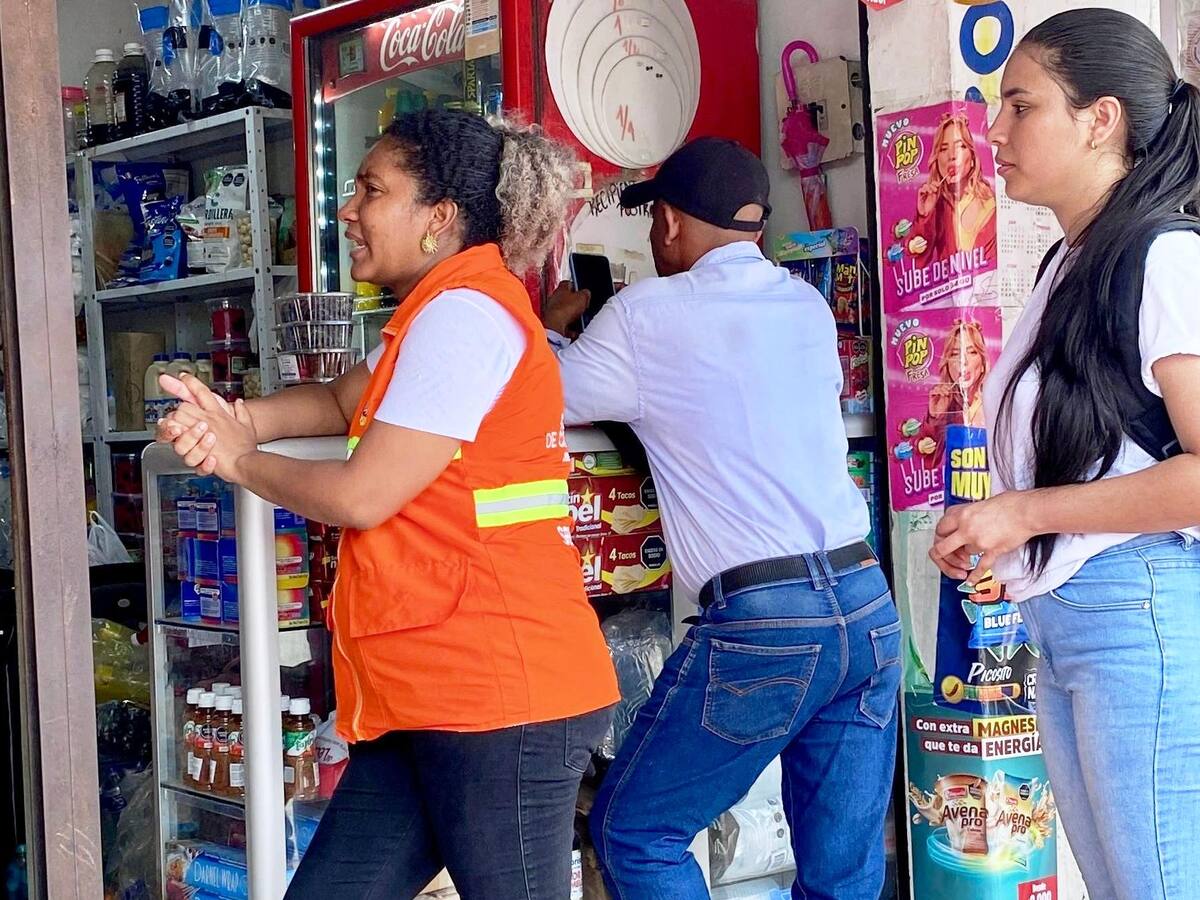 En El Pozón fueron sensibilizados comerciantes en el manejo de los residuos