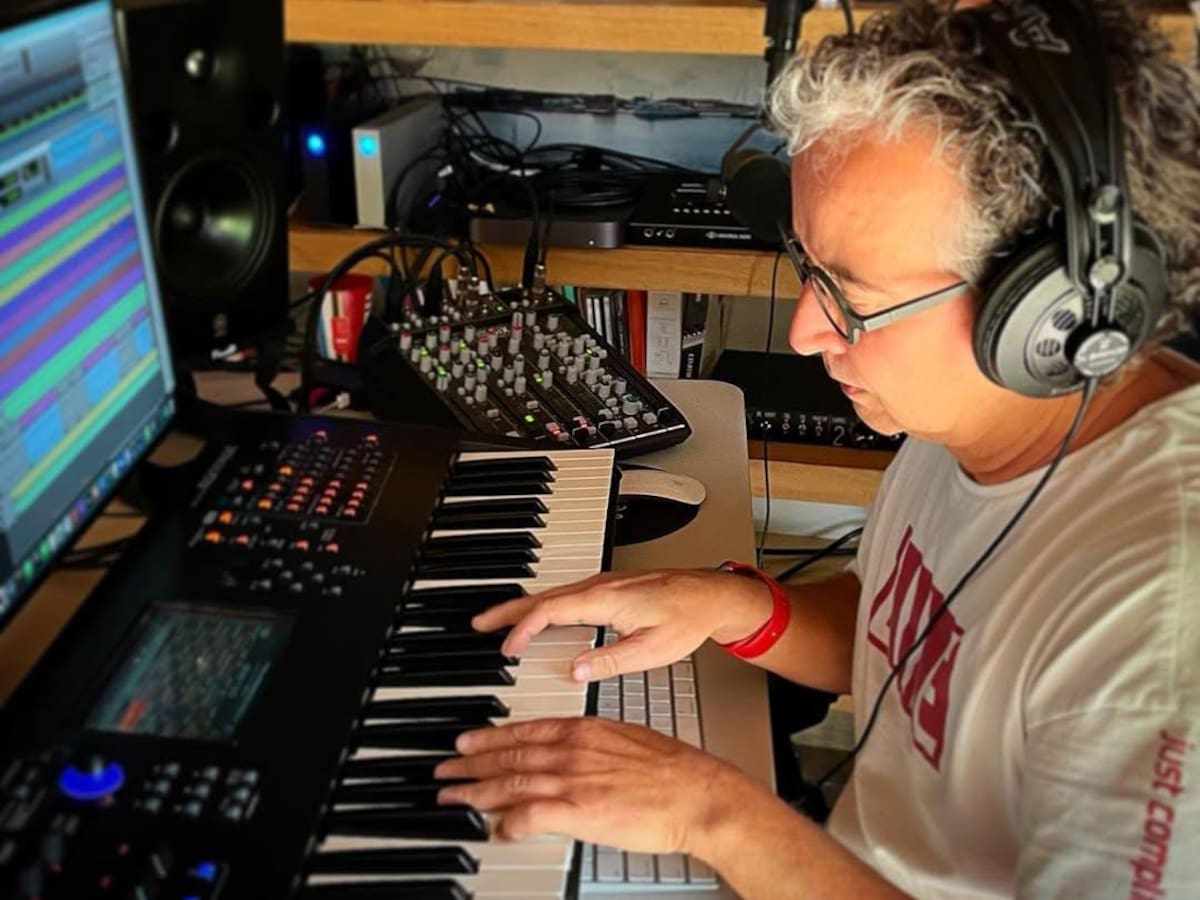 Miguel de Narváez es el creador de los nuevos jingles de Caracol Radio