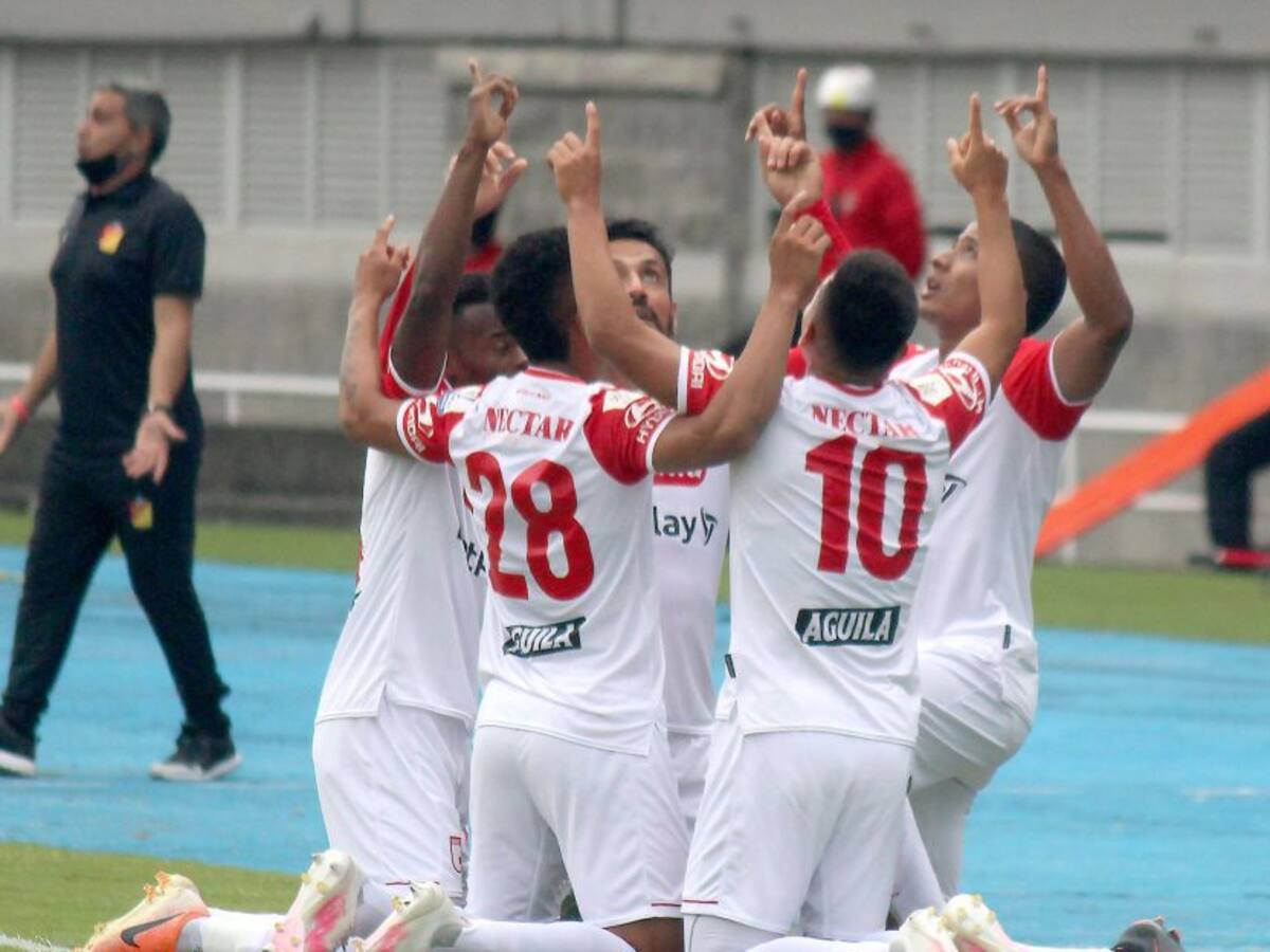 Santa Fe ganó de visitante y es colíder del campeonato