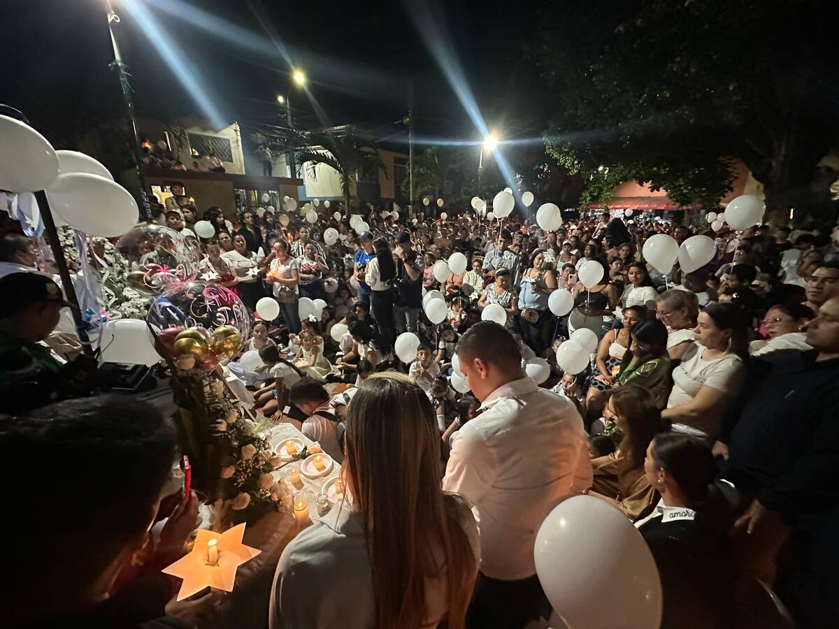 Con velatón, exigen justicia para Kerly