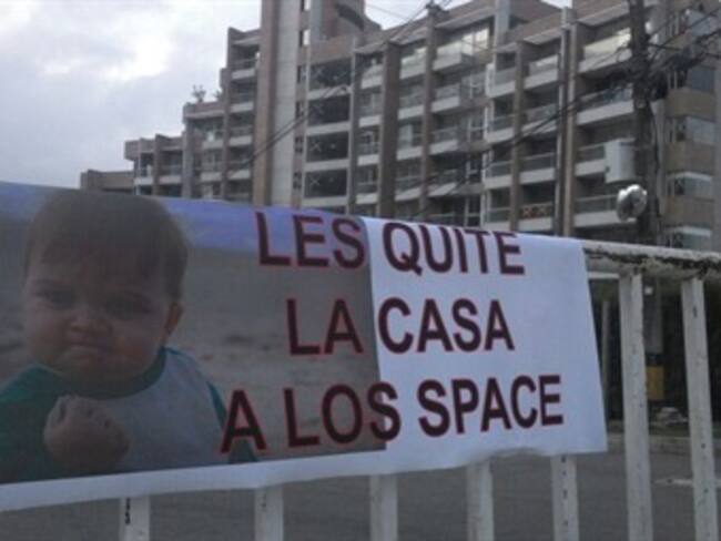 En fotos: Protesta que adelantan propietarios en edificio Space