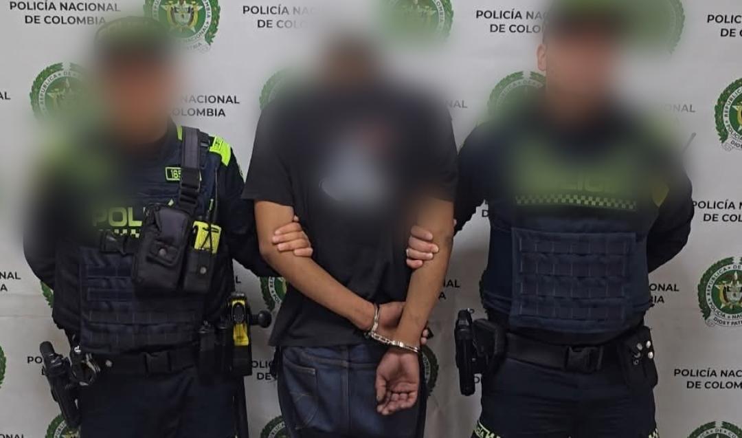 Policía capturó a un presunto ladrón tras arrebatarle el celular a una mujer en San Fernando