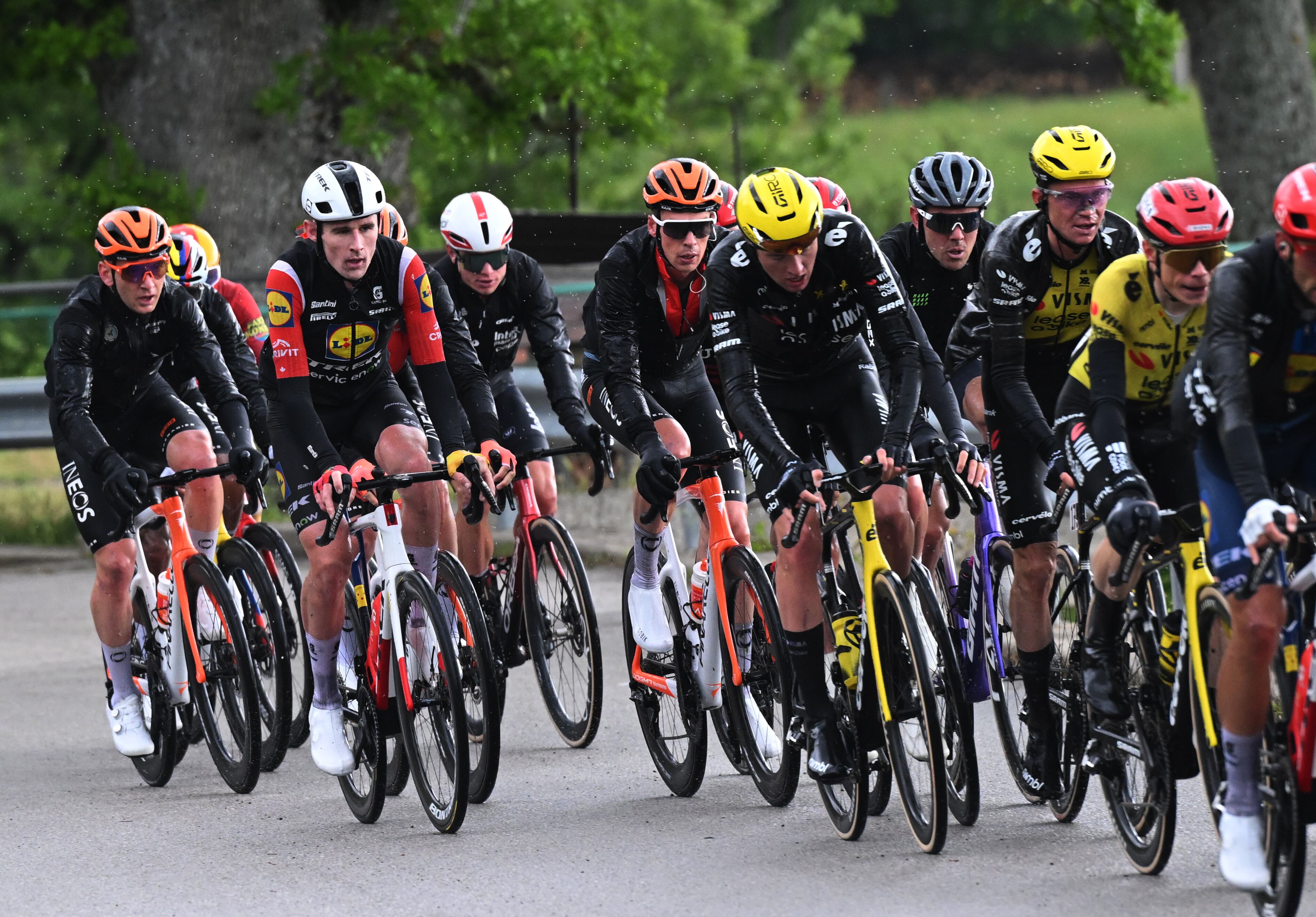 POTENZA, ITALY - MAY 13: (L-R) Derek Gee-West of Canada and Team Lidl - Trek and Thymen Arensman of Netherlands and Netcompany INEOS Cycling Team compete during the 109th Giro d'Italia 2026, Stage 5 a 203km stage from Praia a Mare to Potenza 705m / #UCIWT / on May 13, 2026 in Potenza, Italy. (Photo by Dario Belingheri/Getty Images)