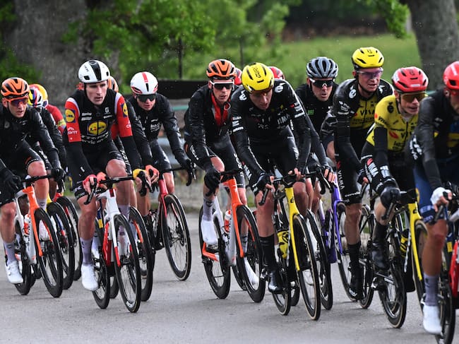 POTENZA, ITALY - MAY 13: (L-R) Derek Gee-West of Canada and Team Lidl - Trek and Thymen Arensman of Netherlands and Netcompany INEOS Cycling Team compete during the 109th Giro d'Italia 2026, Stage 5 a 203km stage from Praia a Mare to Potenza 705m / #UCIWT / on May 13, 2026 in Potenza, Italy. (Photo by Dario Belingheri/Getty Images)