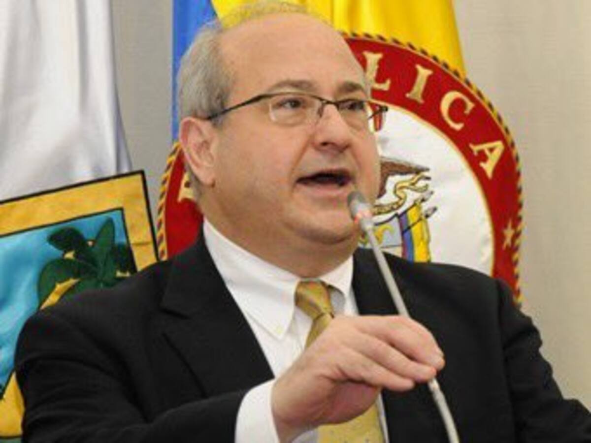 Fue realmente una gran sorpresa: Michael Shifter sobre el primer debate presidencial en EE.UU.